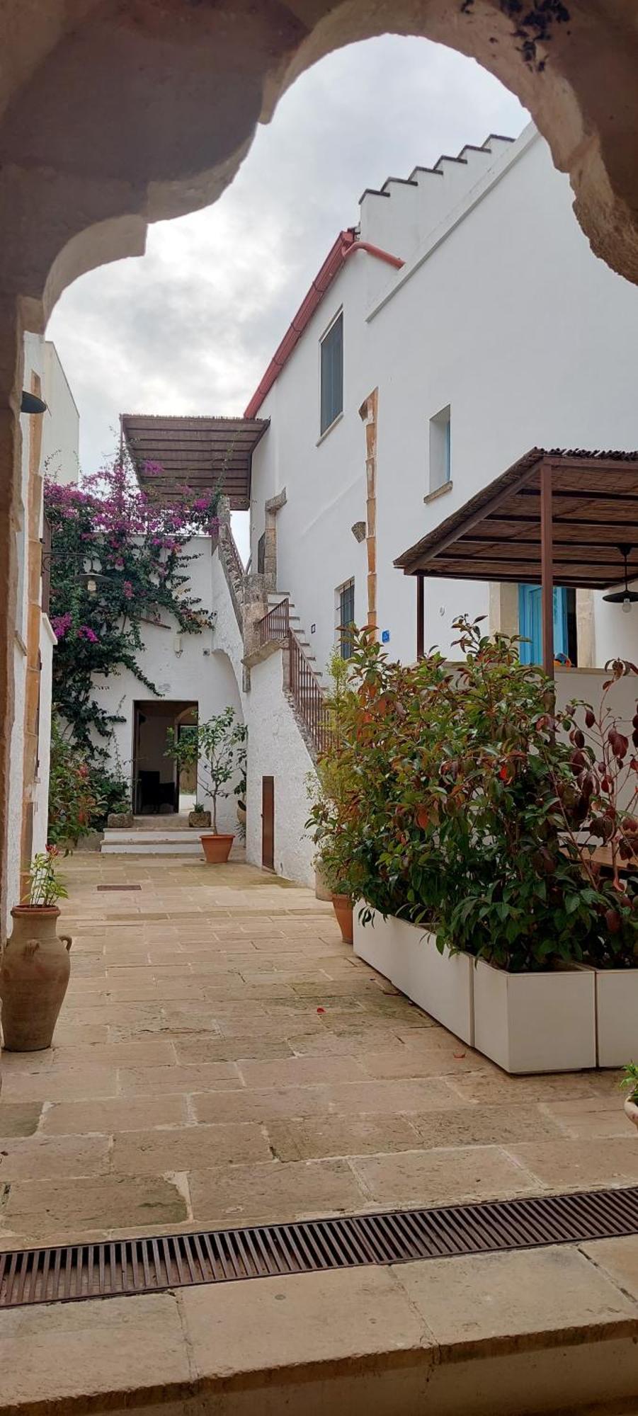 Dimora Da Tito - La Corte Dei Colori Spongano Εξωτερικό φωτογραφία